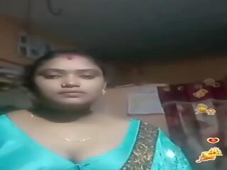 Tamil อินเดีย ผู้หญิงไซส์ใหญ่ สีน้ำเงิน silky blouse มีชีวิต, สกปรก คลิป 02